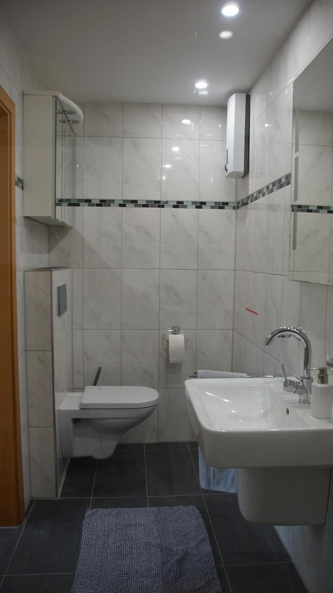 Bungalow An Der Tanne Mit Ueberdachter Terrasse Dusseldorf Ngoại thất bức ảnh